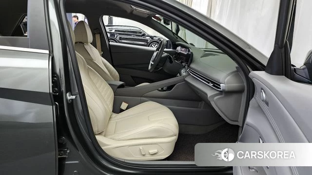 Hyundai Avante Hybrid (CN7) 2022 Серый из Кореи, фото 2