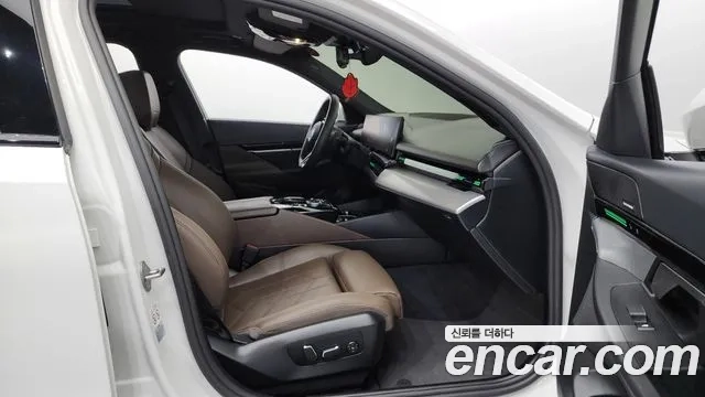 BMW 5 Series (G60) 2024 Белый из Кореи, фото 2