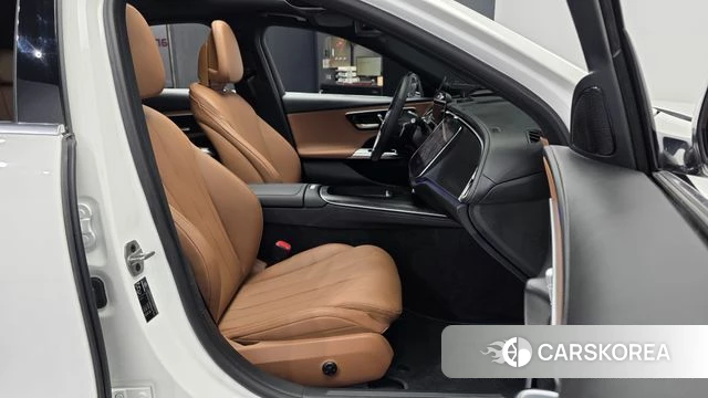 Mercedes-Benz E-Class W214 2024 Белый из Кореи, фото 2