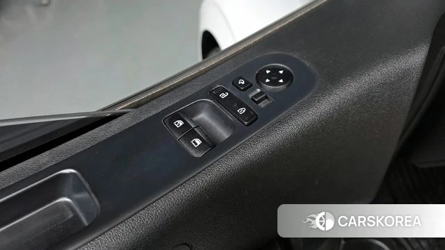 Hyundai Staria 2023 Белый из Кореи, фото 2