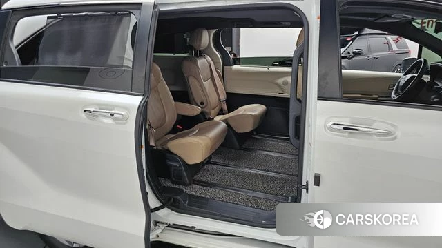 Toyota Sienna 4th Generation 2021 Белый из Кореи, фото 2