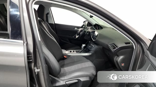 Peugeot 308 second generation 2018 Серый из Кореи, фото 2