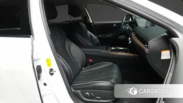 Genesis Electrified G80 (RG3) 2021 Белый из Кореи, фото 2