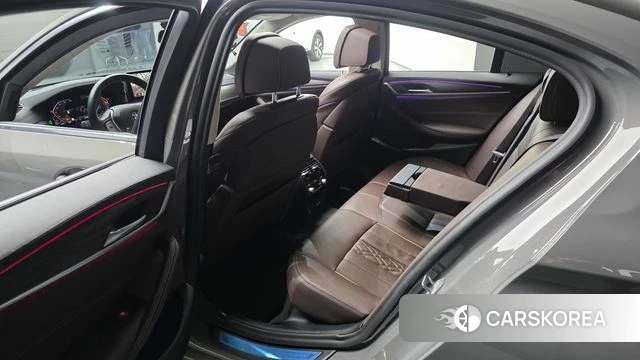 BMW 5 Series (G30) 2021 Серый из Кореи, фото 2