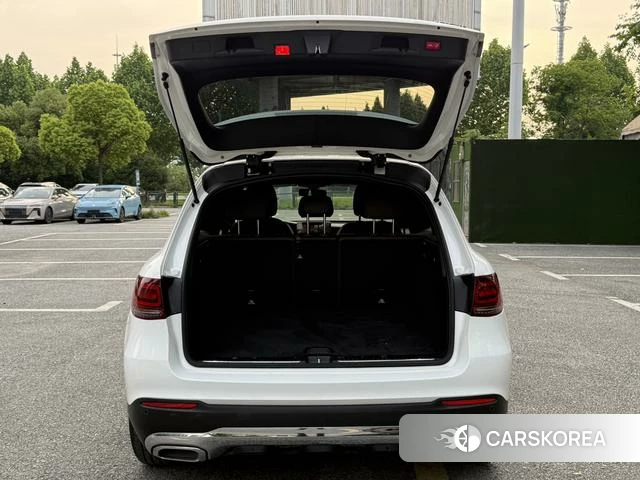 Mercedes-Benz GLC 2021 Белый из Китая, фото 2