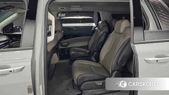 Kia The New Carnival 4th Generation 2024 Серебристо-серый из Кореи, фото 2