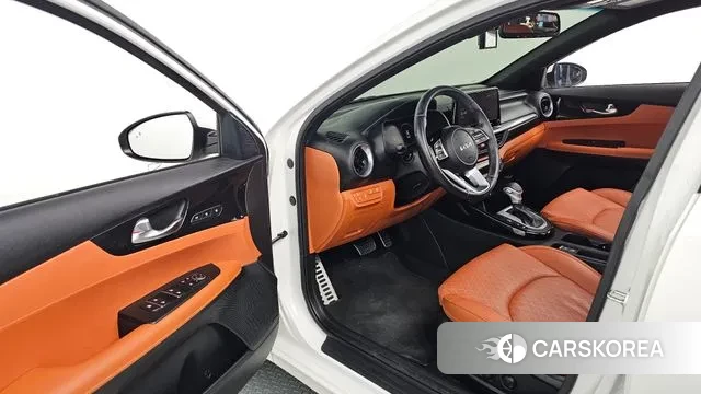 Kia The New K3 2nd generation 2022 Белый из Кореи, фото 2