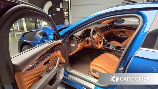 Bentley Flying Spur 3rd Generation 2023 Синий из Кореи, фото 2