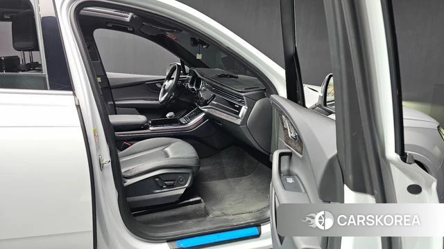 Audi Q7 (4M) 2021 Белый из Кореи, фото 2