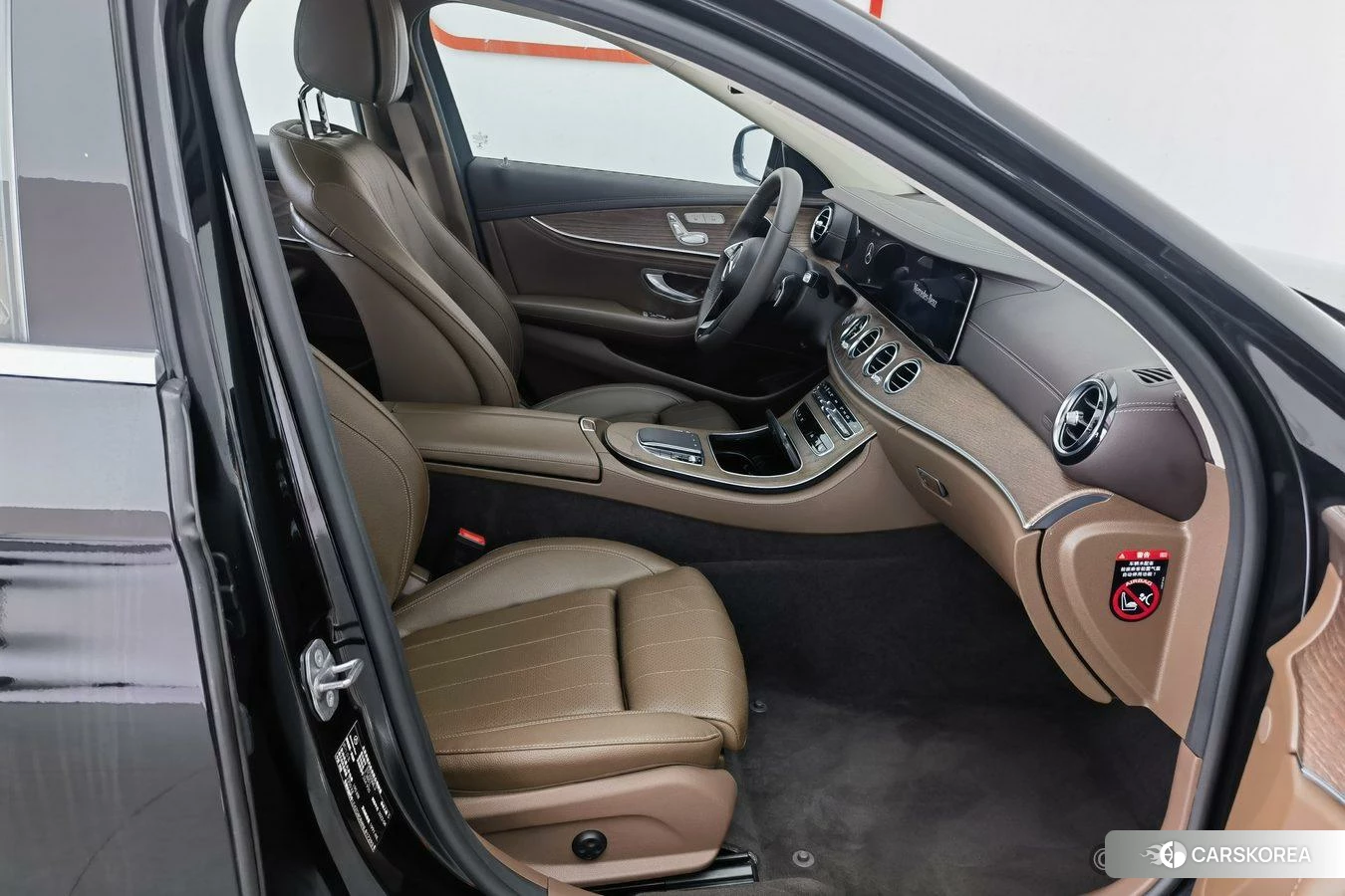 Mercedes-Benz E-class 2021 Черный из Китая, фото 2