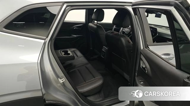 Chevrolet (GM Daewoo) Trax Crossover 2023 Серебристо-серый из Кореи, фото 2