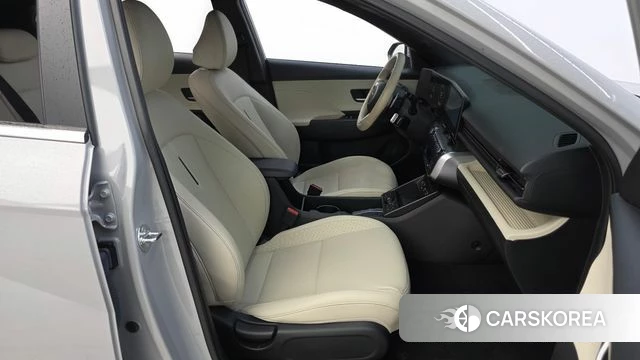 Hyundai Kona (SX2) 2024 Серебристо-серый из Кореи, фото 2