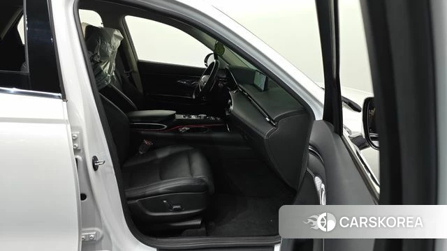 Genesis GV70 2022 Белый из Кореи, фото 2