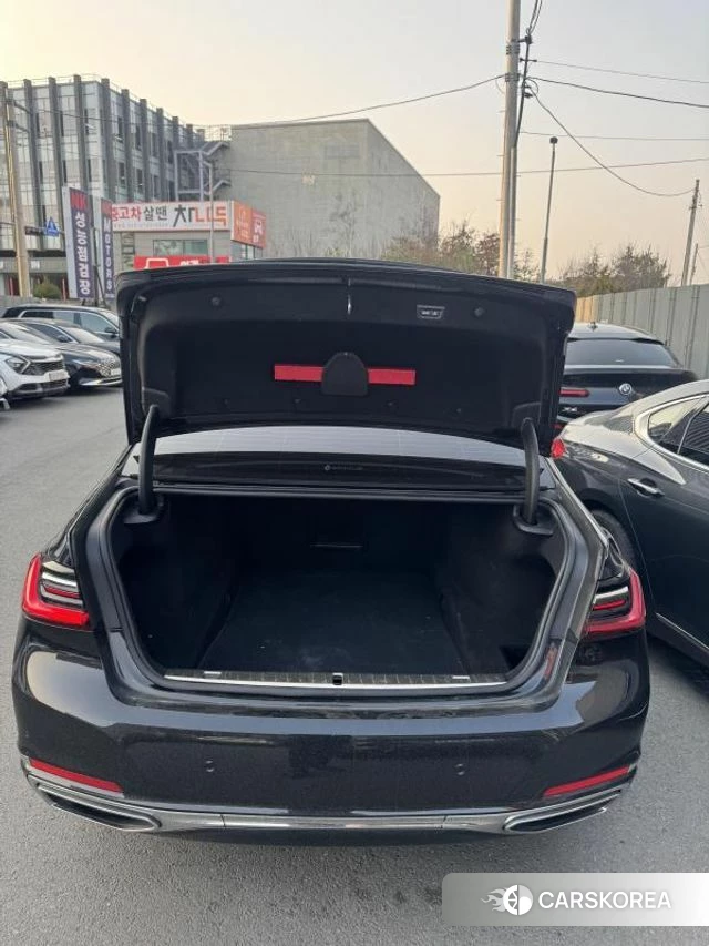 BMW 7 Series (G11) 2019 Черный из Кореи, фото 2