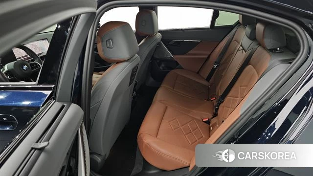 BMW 5 Series (G60) 2026 Черный из Кореи, фото 2