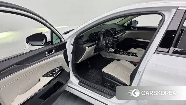 Kia The New K5 3rd generation 2024 Белый из Кореи, фото 2