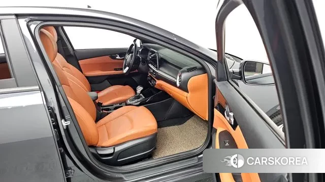 Kia The New K3 2nd generation 2023 Серый из Кореи, фото 2