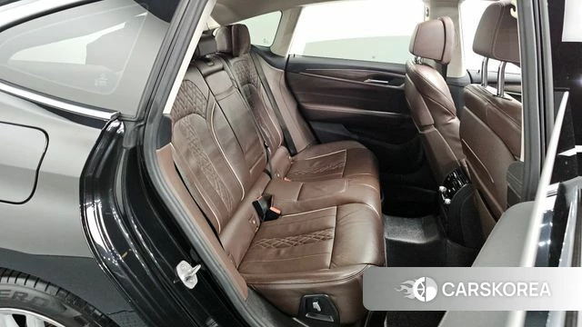 BMW 6 Series GT (G32) 2022 Черный из Кореи, фото 2