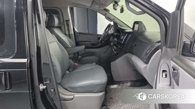 Hyundai The New Grand Starex 2018 Черный из Кореи, фото 2