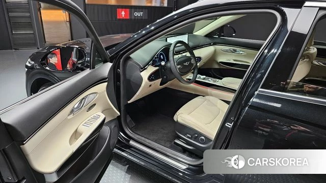 Genesis GV70 2023 Черный из Кореи, фото 2