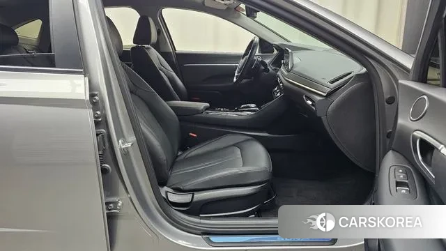 Hyundai Sonata (DN8) 2020 Серебристо-серый из Кореи, фото 2