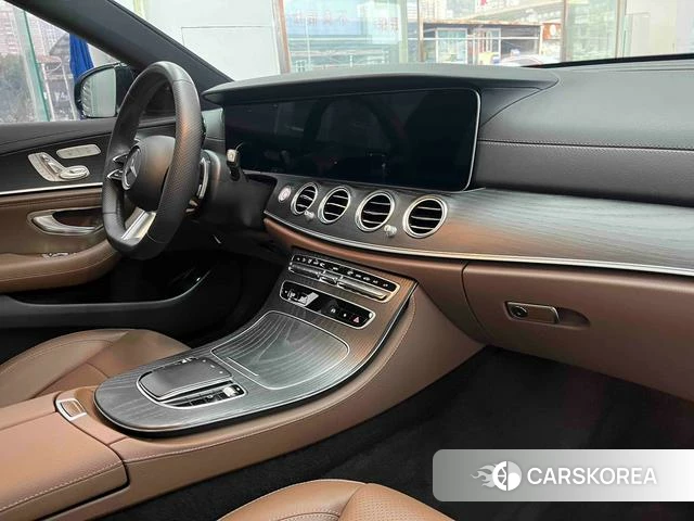 Mercedes-Benz E-class 2024 Черный из Китая, фото 2