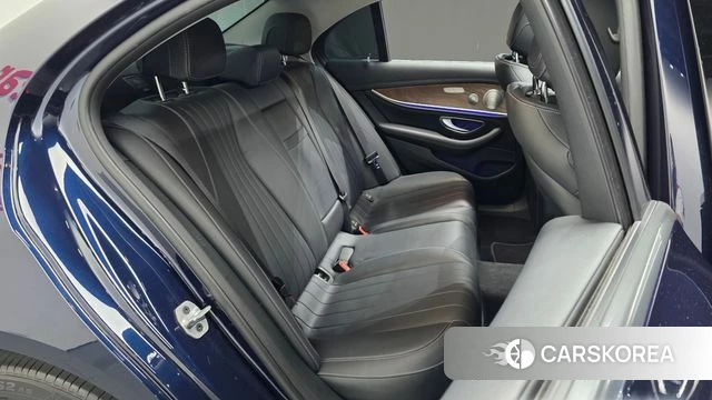 Mercedes-Benz E-Class W213 2019 Синий из Кореи, фото 2