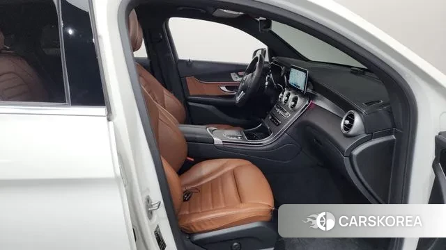 Mercedes-Benz GLC-Class X253 2021 Белый из Кореи, фото 2