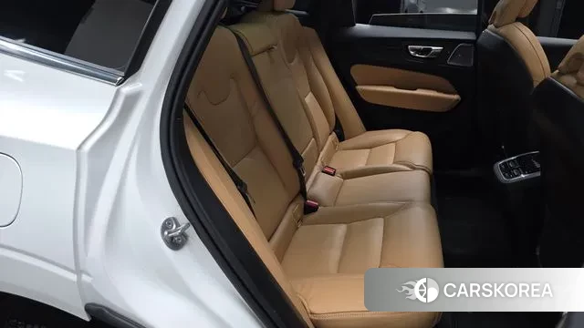 Volvo XC60 second Generation 2024 Белый из Кореи, фото 2