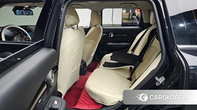 Mini Cooper Clubman 2024 Черный из Кореи, фото 2