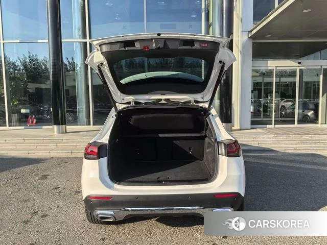 Mercedes-Benz GLA 2021 Белый из Китая, фото 2