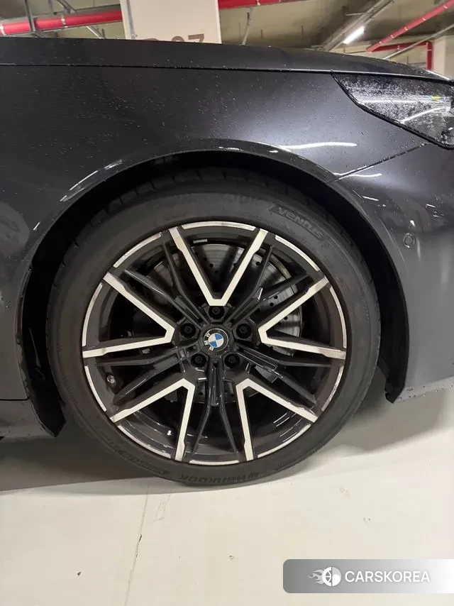 BMW M5 (G90) 2025 Серый из Кореи, фото 2