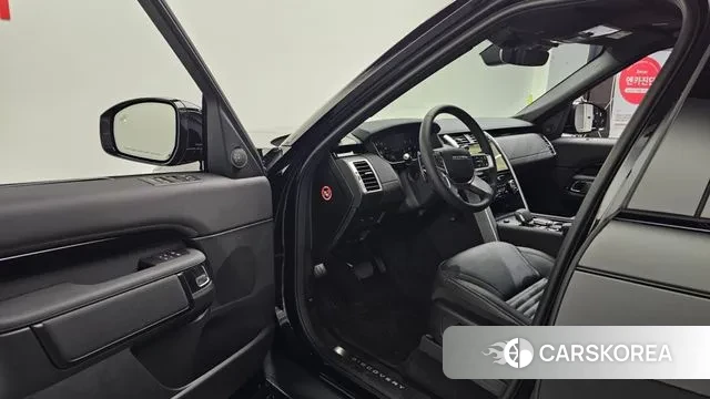 Land Rover Discovery 5 2025 Черный из Кореи, фото 2