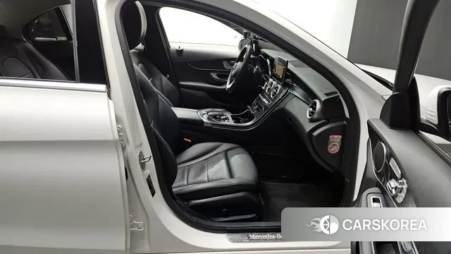 Mercedes-Benz C-Class W205 2018 Белый из Кореи, фото 2