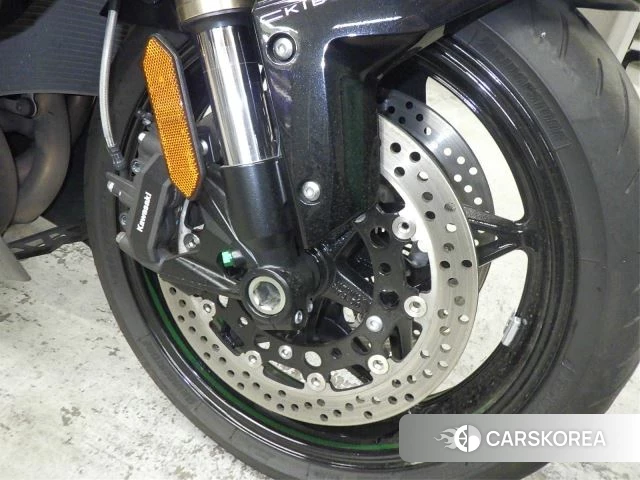 Проданный Kawasaki NINJA H2 SX 2023 из Японии