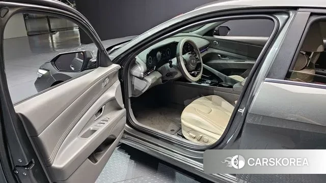 Hyundai The New Avante (CN7) 2023 Серый из Кореи, фото 2