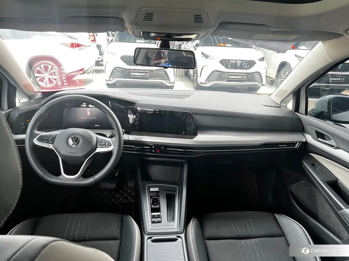 Volkswagen Golf 2023 Белый из Китая, фото 2