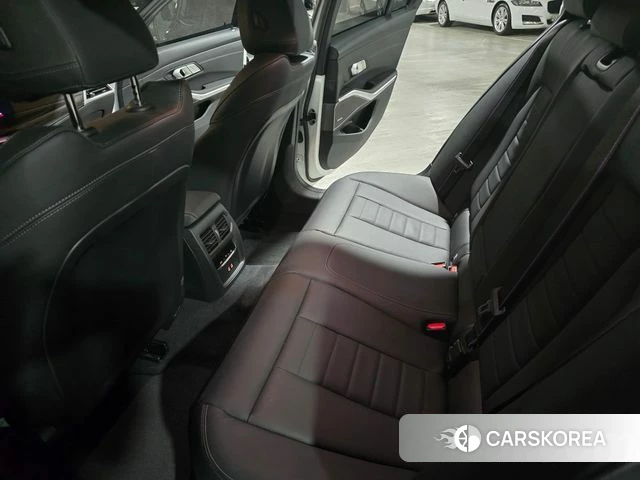 BMW 3 Series (G20) 2026 Белый из Кореи, фото 2