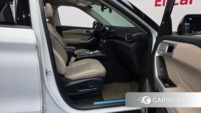 Ford Explorer 6th Generation 2021 Белый из Кореи, фото 2