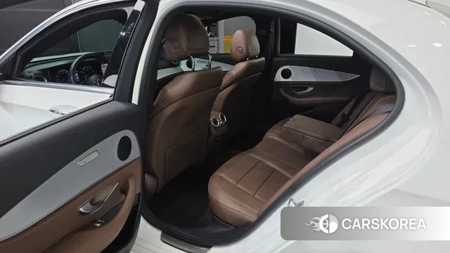 Mercedes-Benz E-Class W213 2021 Белый из Кореи, фото 2