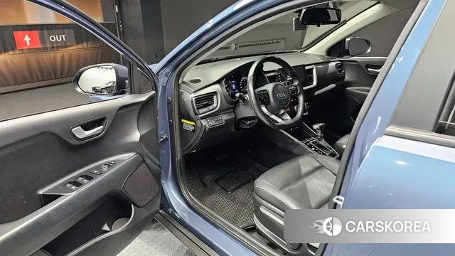 Kia Stonic 2018 Синий из Кореи, фото 2