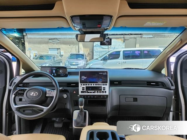 Hyundai Staria 2022 Серебряный из Кореи, фото 2