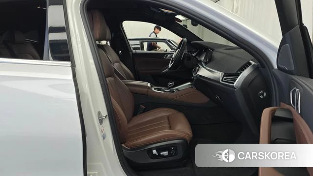 BMW X6 (G06) 2021 Белый из Кореи, фото 2