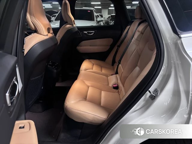 Volvo XC60 second Generation 2021 Белый из Кореи, фото 2