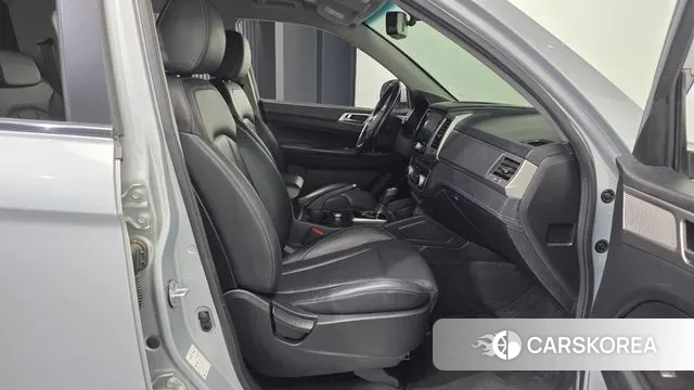 Ssangyong Rexton Sports 2018 Серебристо-серый из Кореи, фото 2