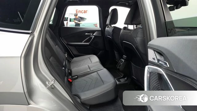 BMW iX1 (U11) 2023 Серебристо-серый из Кореи, фото 2