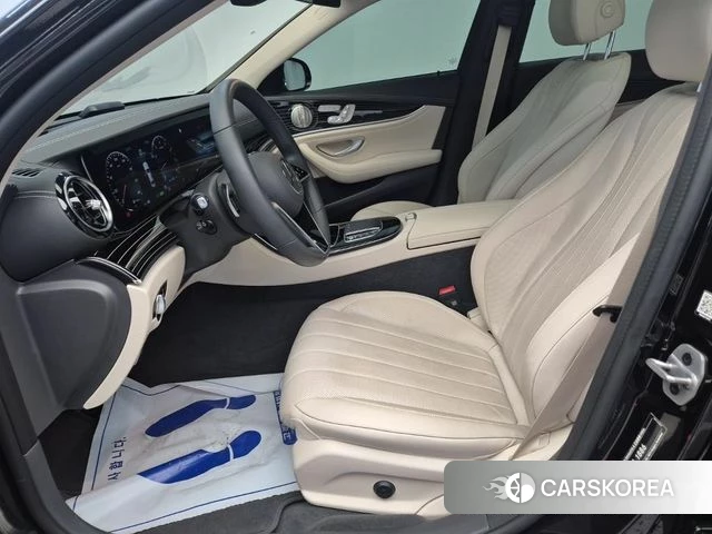 Mercedes-Benz E-Class W213 2023 Черный из Кореи, фото 2