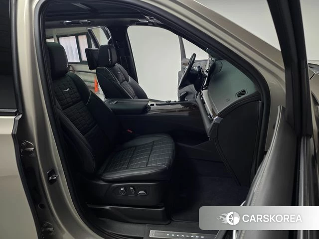Cadillac Escalade 5th Generation 2023 Серебристо-серый из Кореи, фото 2