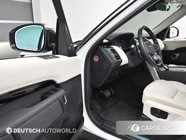 Land Rover Discovery 5 2021 Белый из Кореи, фото 2