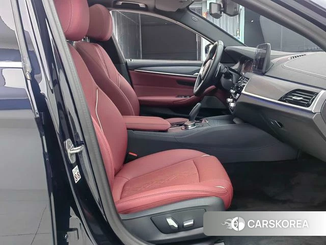 BMW 5 series 2024 Черный из Китая, фото 2